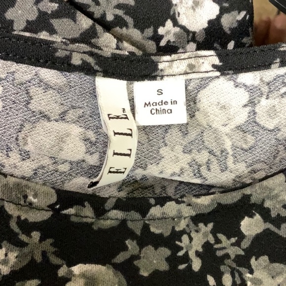 ELLE black and white floral blouse, round neck. S - Picture 3 of 4